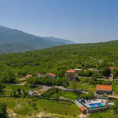 בית נופש Holiday Stipanovi Dvori