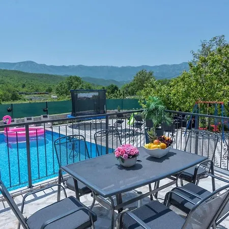 בית נופש Holiday Stipanovi Dvori