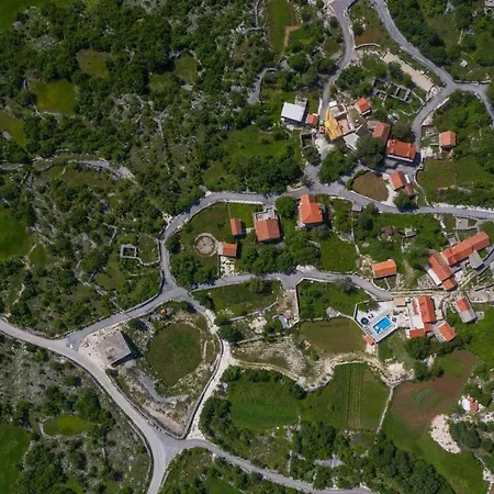 Holiday Stipanovi Dvori Zagvozd