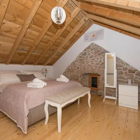Holiday Stipanovi Dvori * Zagvozd